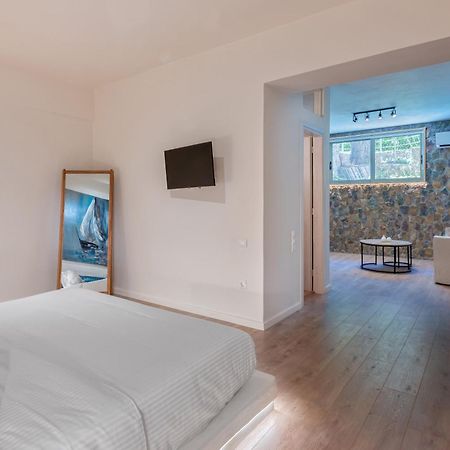 Saronis Suites Saronida Ngoại thất bức ảnh