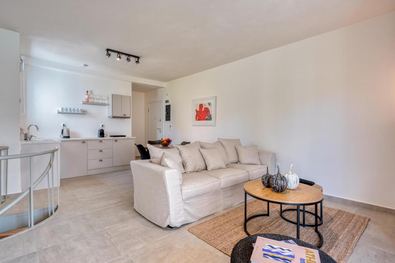 Saronis Suites Saronida Ngoại thất bức ảnh