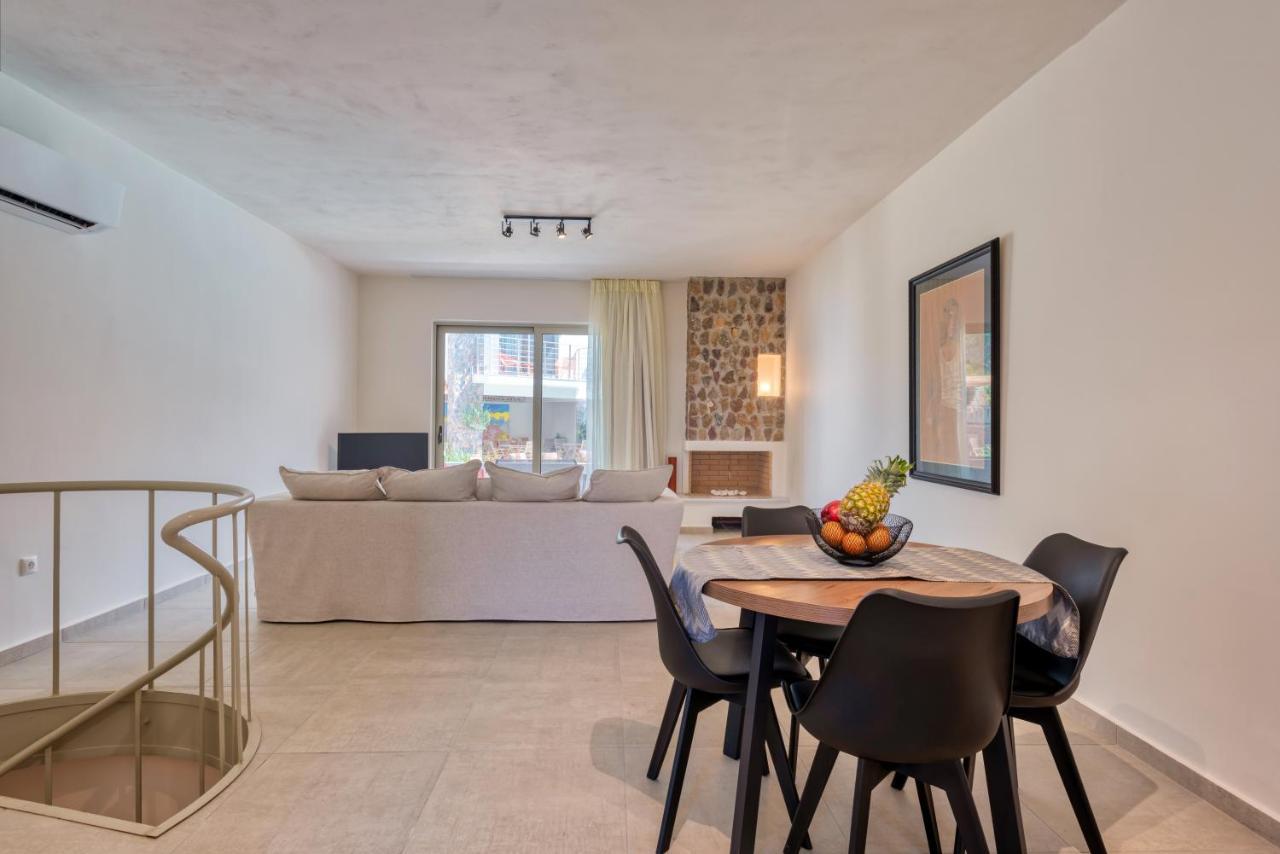 Saronis Suites Saronida Ngoại thất bức ảnh