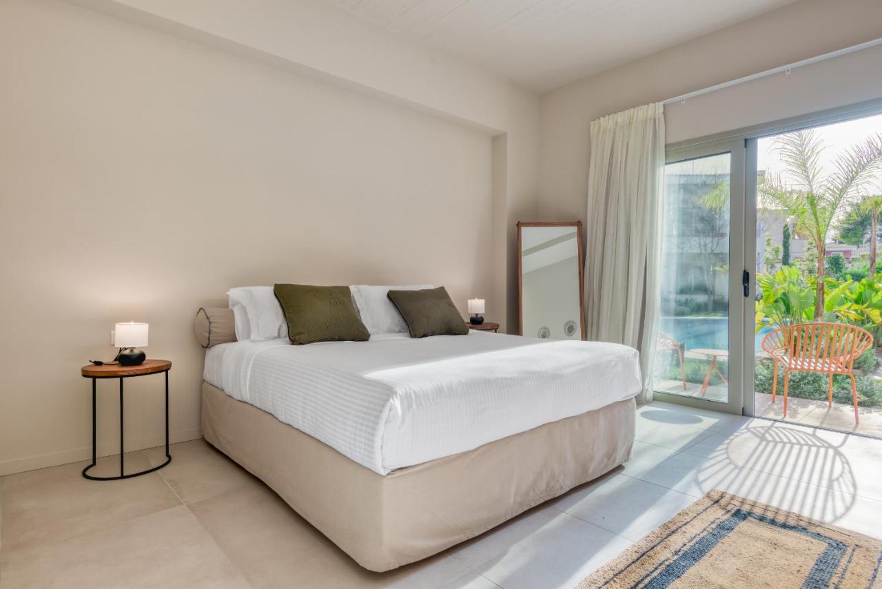 Saronis Suites Saronida Ngoại thất bức ảnh