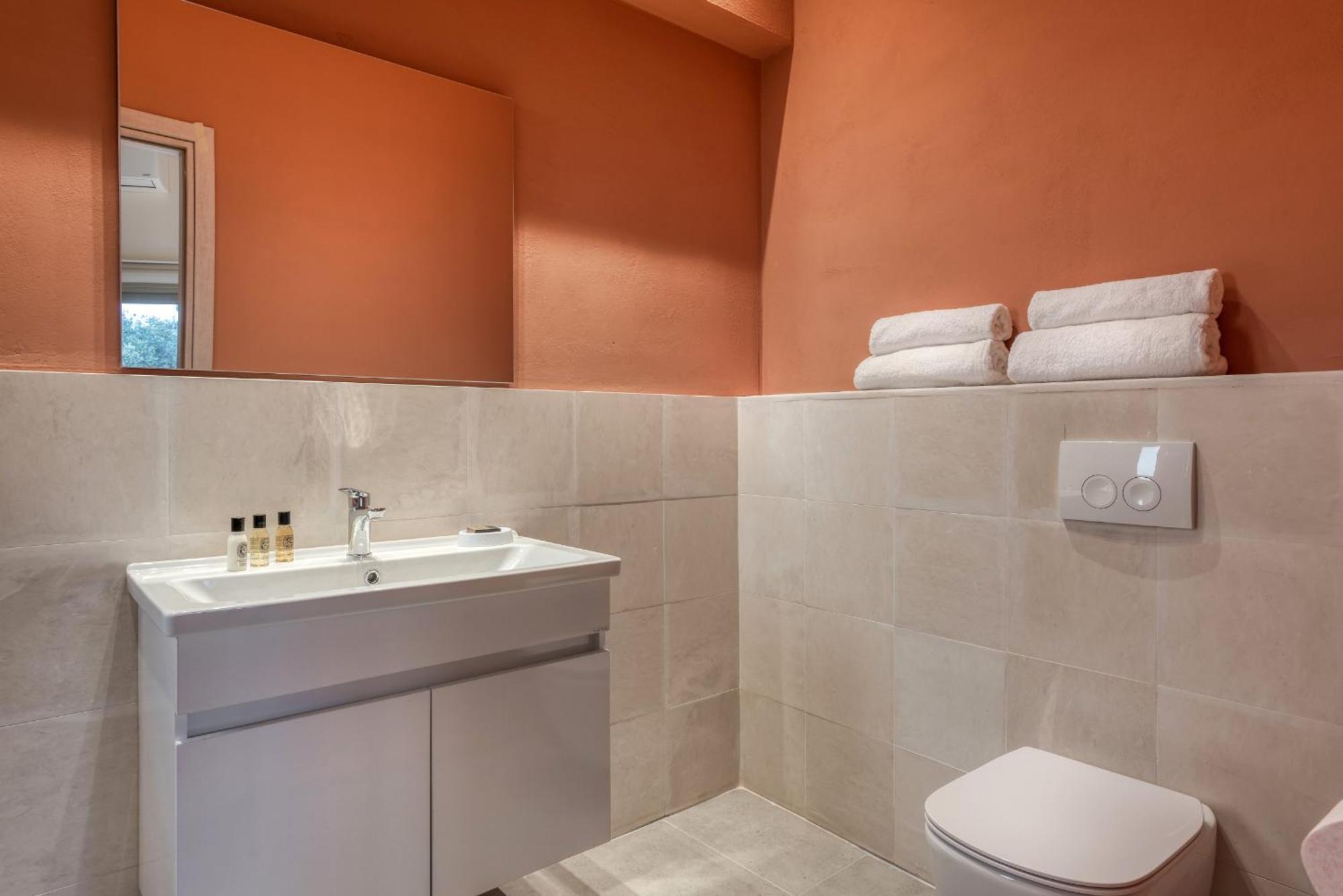 Saronis Suites Saronida Ngoại thất bức ảnh