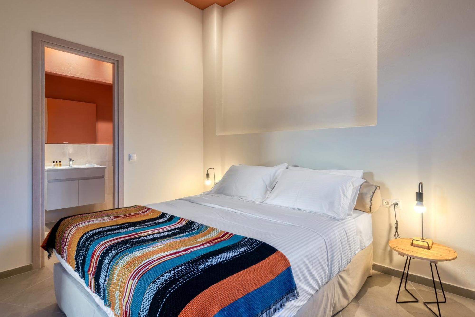 Saronis Suites Saronida Ngoại thất bức ảnh